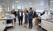 <strong>The Health Minister Comín visits Catlab</strong>